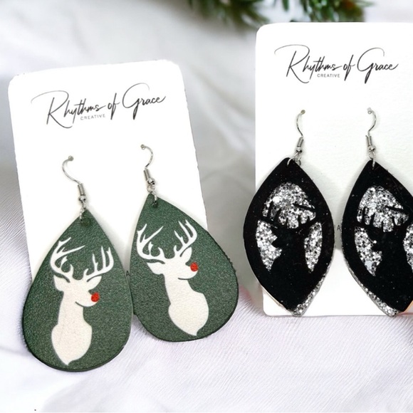 Festive Handmade Christmas Reindeer Dangle Earrings, NWT Rudolph Holiday Jewelry - Picture 5 of 5